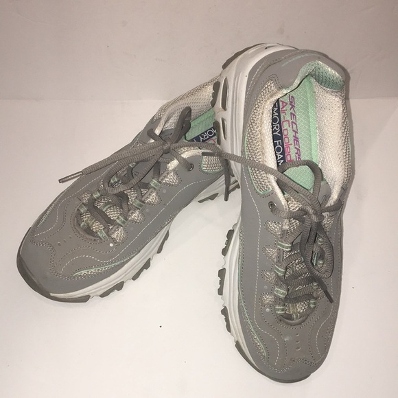 Skechers D’Lite Air-Cooled Memory Foam Walking Shoe - Picture 2 of 8